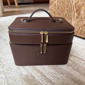 NWOT Etoile espresso duo vanity